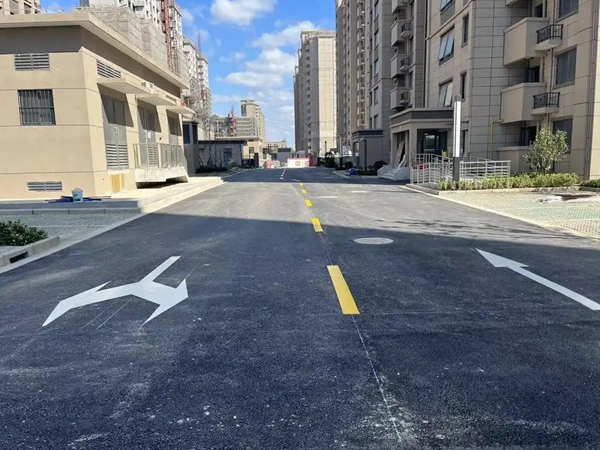玉环小区道路终极抉择：透水砖 vs 透水沥青实测性能报告（2025业主决策指南）